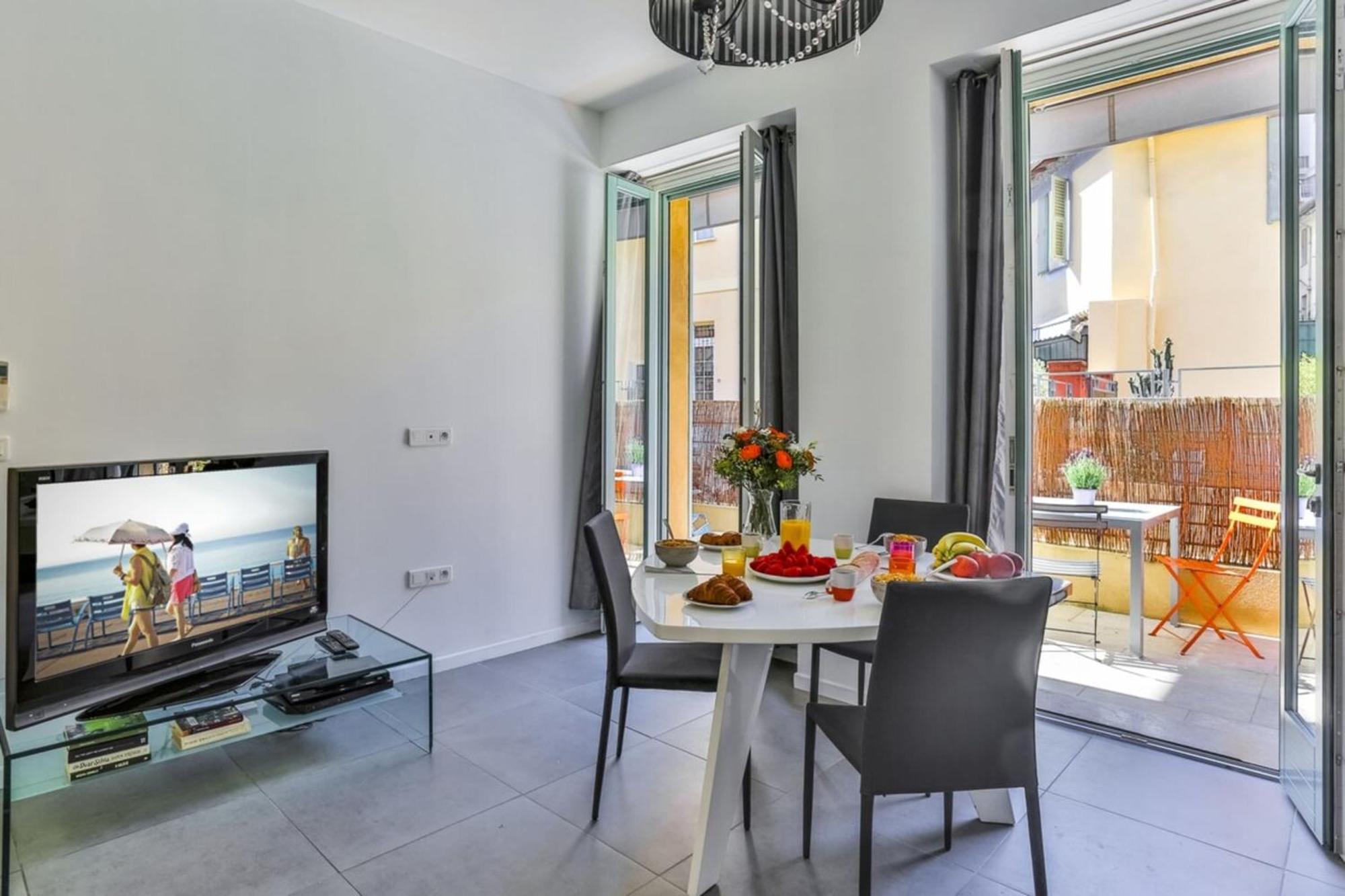 Appartement France 82 D - 2 - Terrace - 1 Min To The Sea Nice
